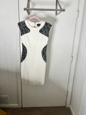Laundry By Shelli Segal White Sheath Dress with Black Lace Insets